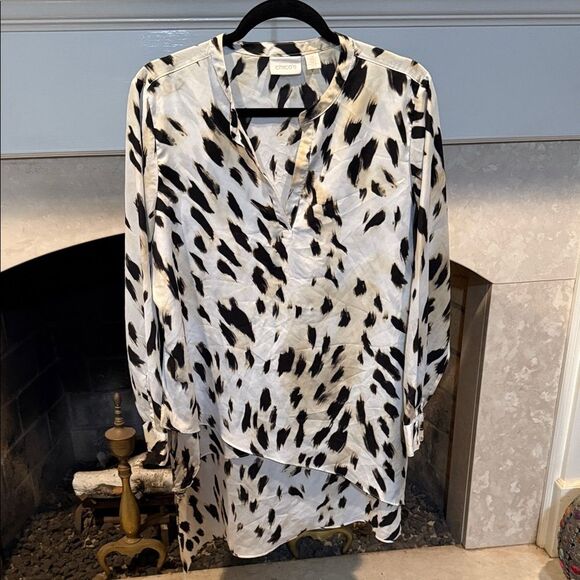 Chico's Black, Tan and White Patterned Asymmetrical Tunic Blouse Size Large - Picture 1 of 5
